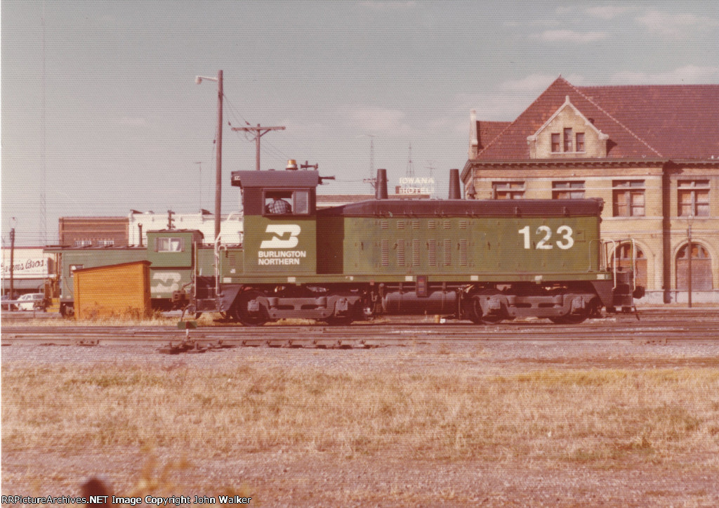 BN 123 working on a beautiful fall day